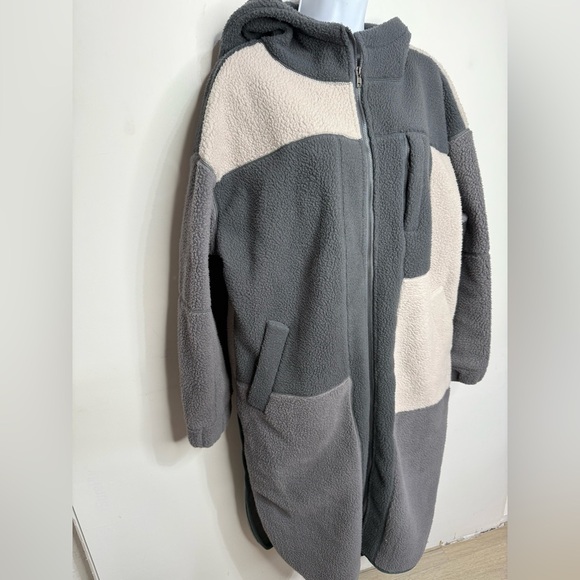 OlI & Hali Colorblock Long Sherpa Size S/M - Picture 3 of 7